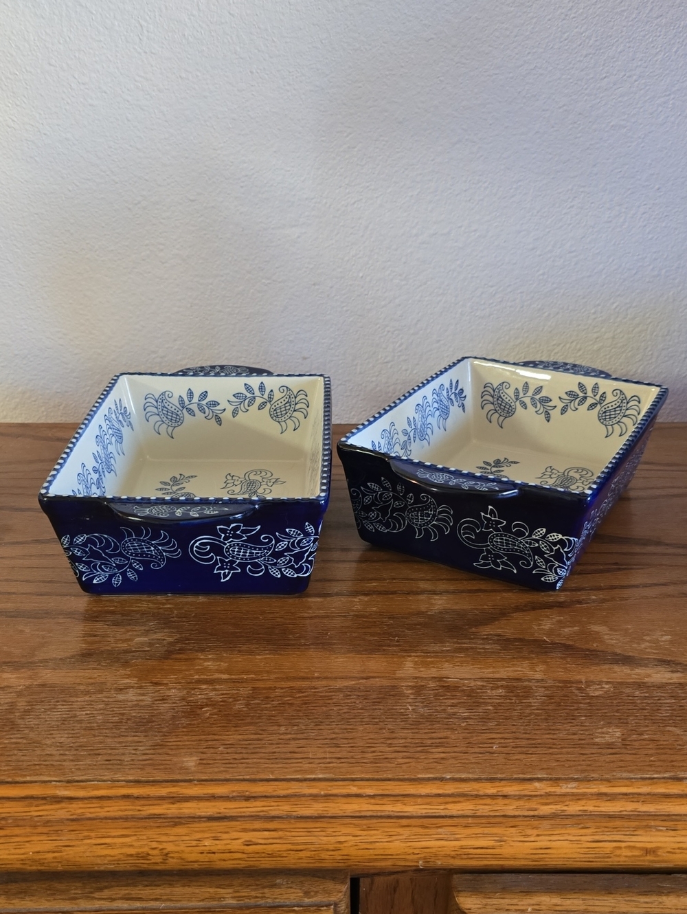 Baum Blue and White Ceramic Serving Dishes - Set of 2 Tote 11